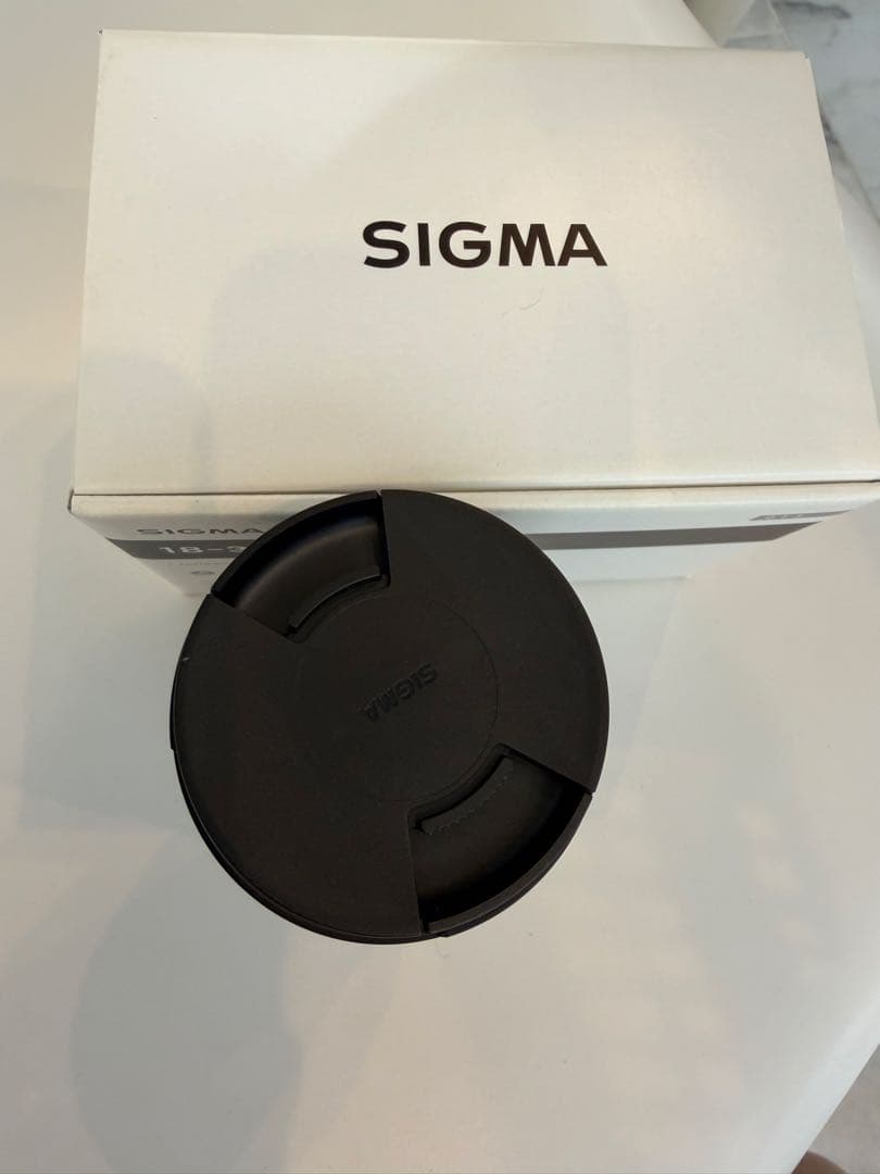 SIGMA 18-35mm F1.8 DC レンズ　EFマウント