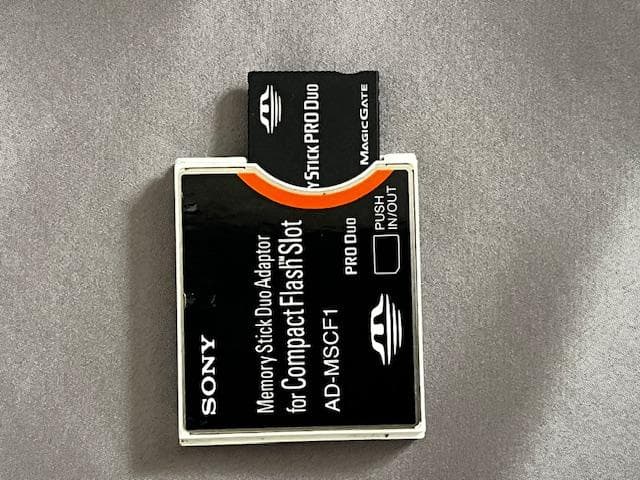 【良品】SONY α デジタル一眼レフカメラ 18-200mmレンズ付き