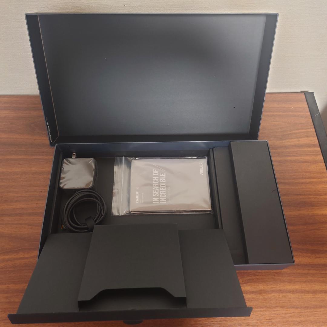 【美品】ASUS ZenBook Duo 14 UX482EA