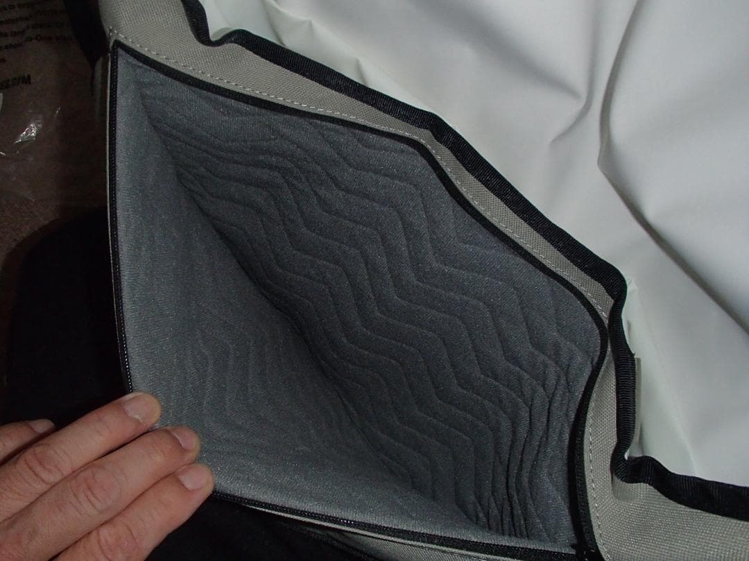 最新　新色CROMEクローム CTZ 15L メッセンジャー 汚れ防止処理済み。