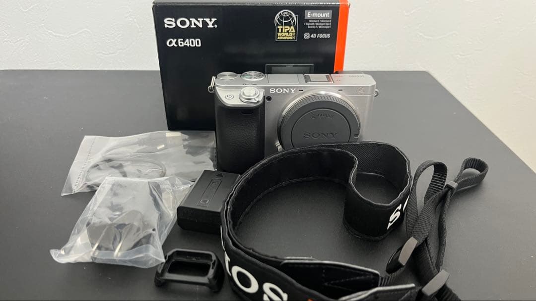 SONY α6400 ミラーレスカメラ 本体と付属品