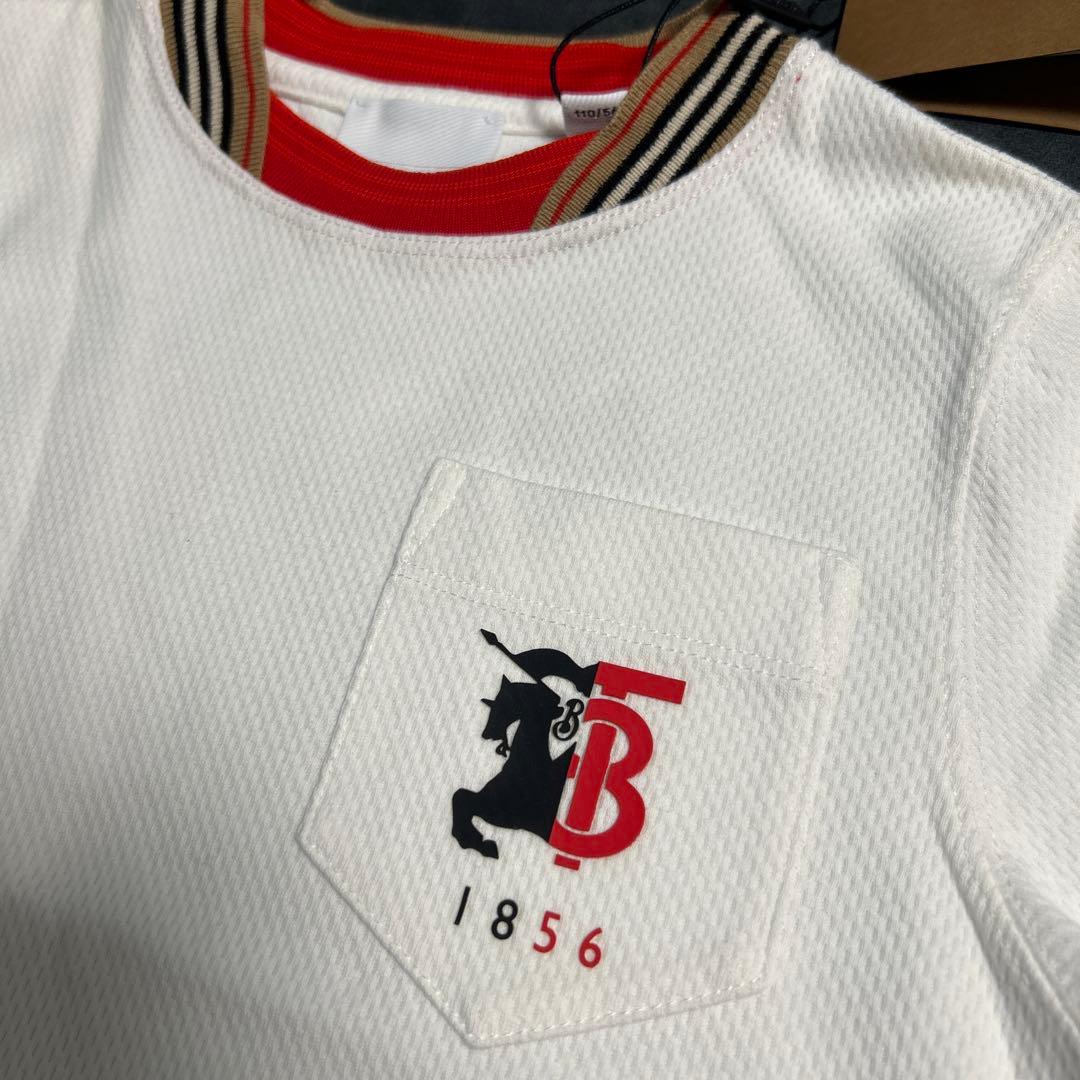 新品タグ付きBURBERRY ホワイトトップスTシャツ