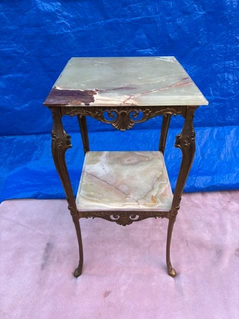 Italy イタリア製・サイドテーブル・猫脚