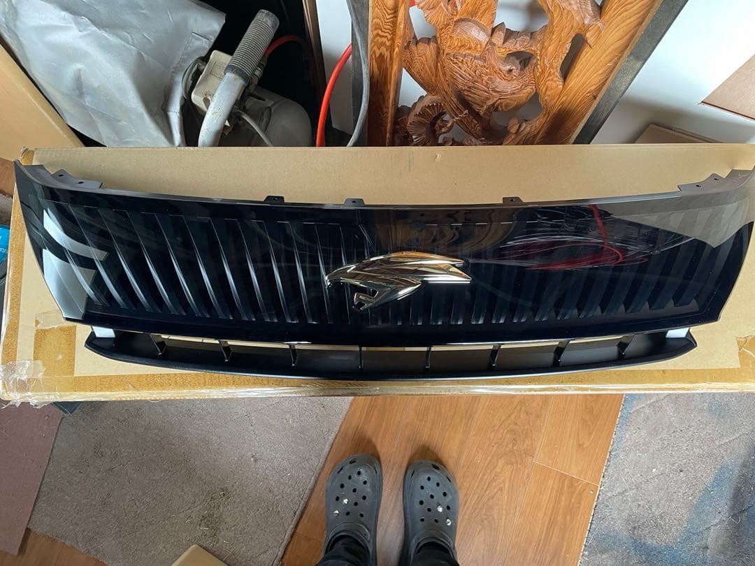 ハリアー 多分60前期 フロントグリル 新車外し