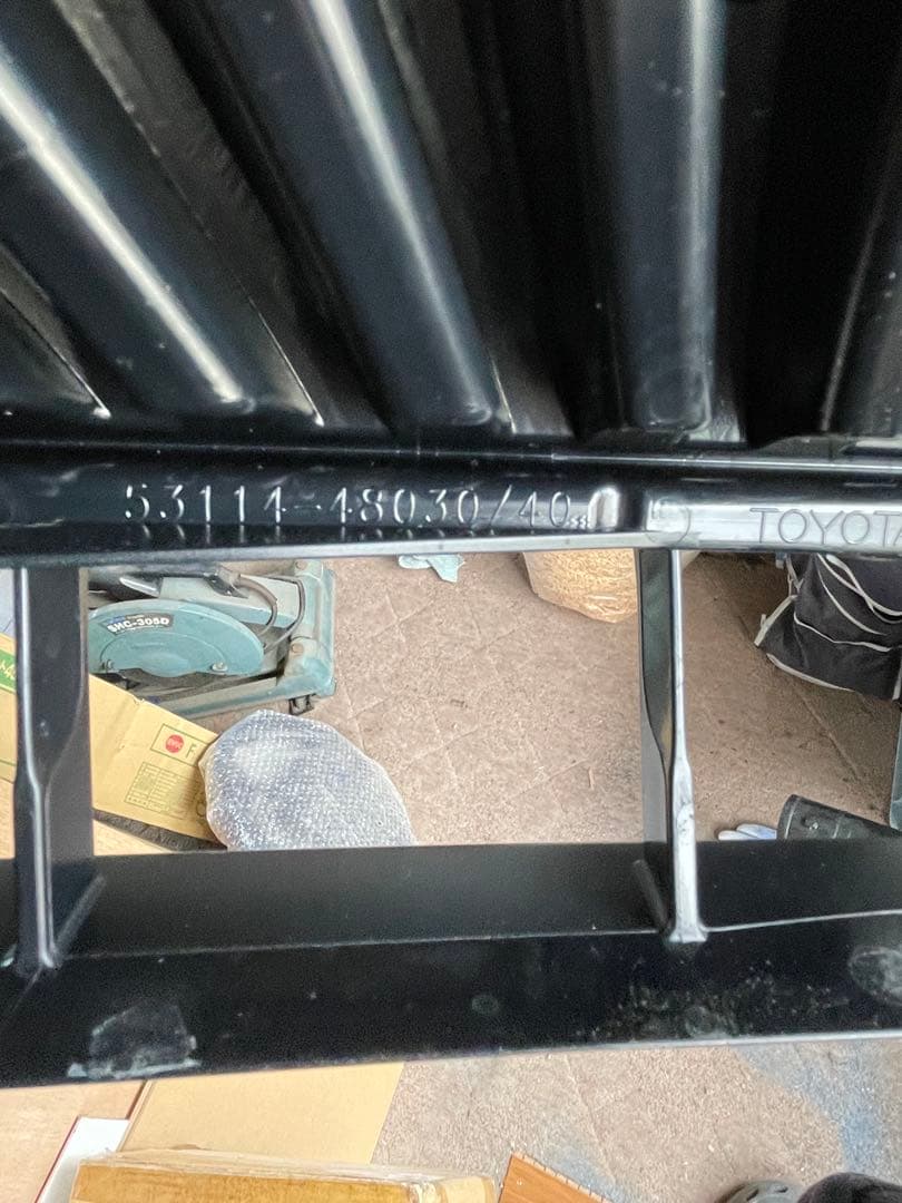 ハリアー 多分60前期 フロントグリル 新車外し