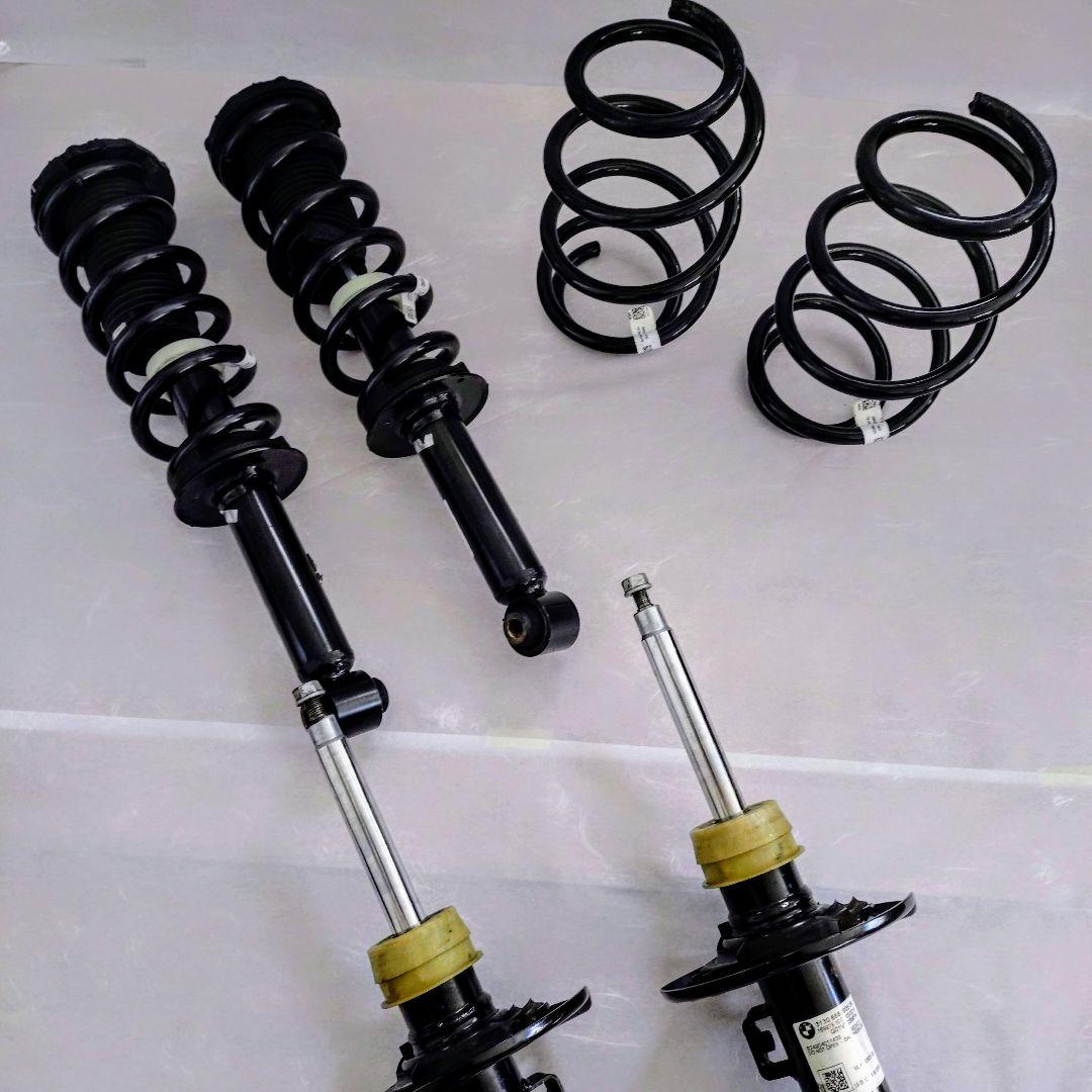 ぷぷえみ【】純正品 (G01) X3 M40d 純正サスペンション