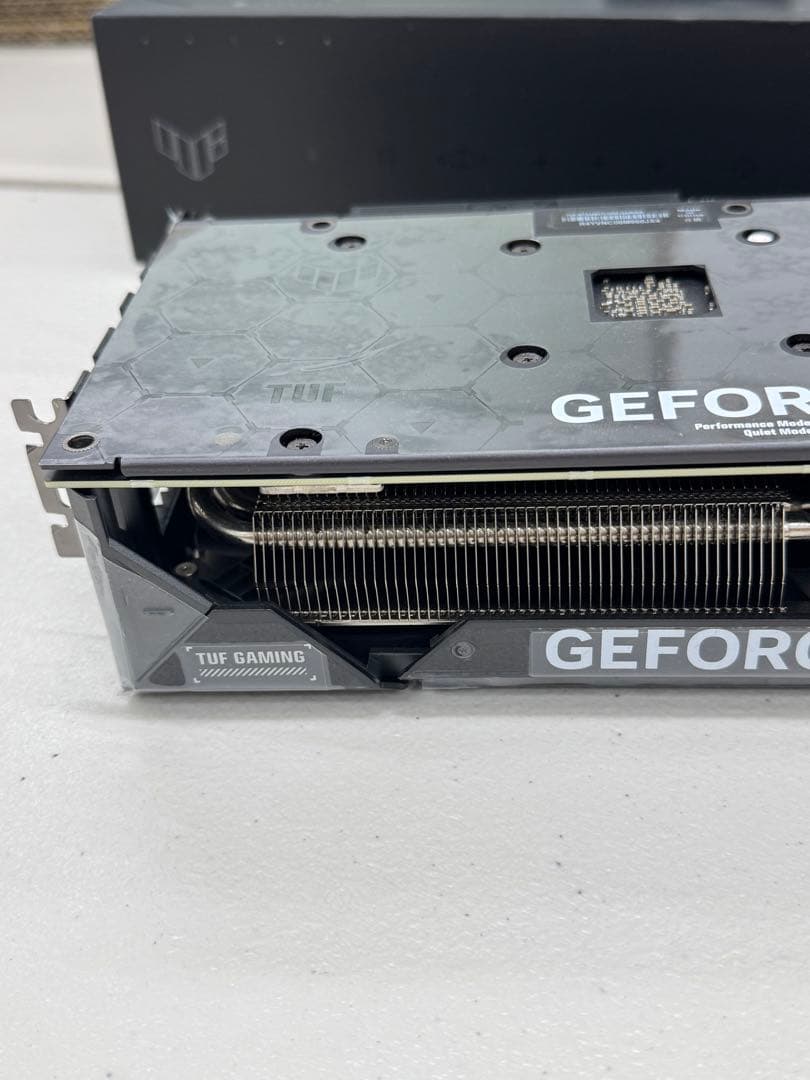 美品 ASUS TUF Gaming GeForce RTX 4060 Ti