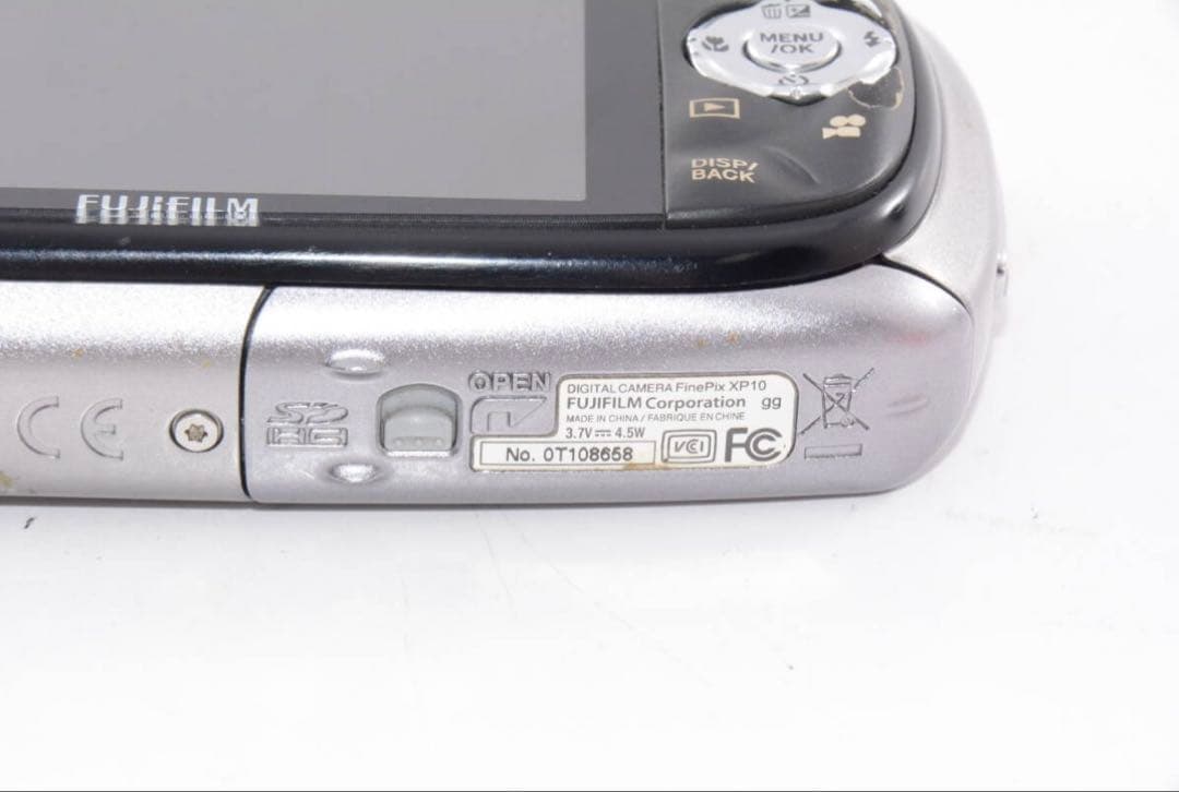Fujifilm FinePix XP10 シルバー　フジフィルムデジカメ