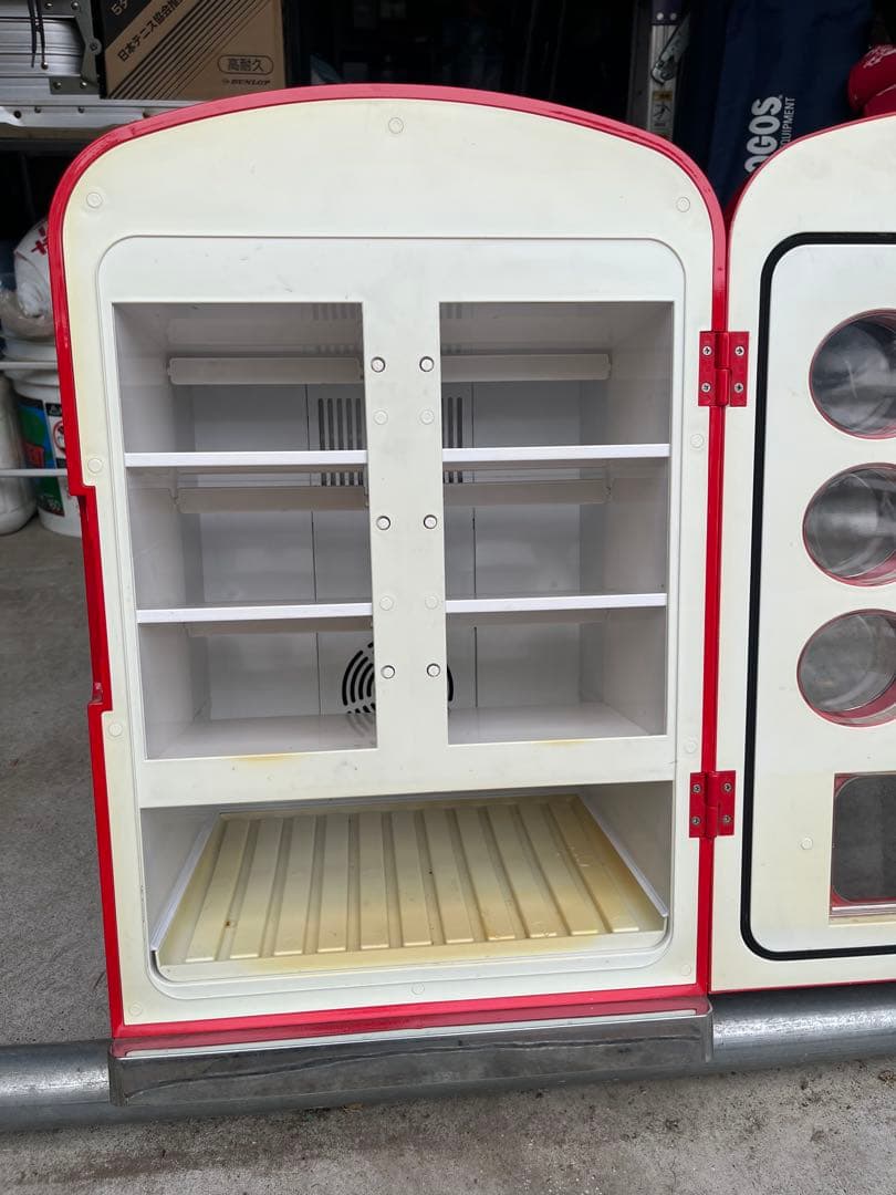 自動販売機型冷蔵庫 アメリカンレトロデザイン