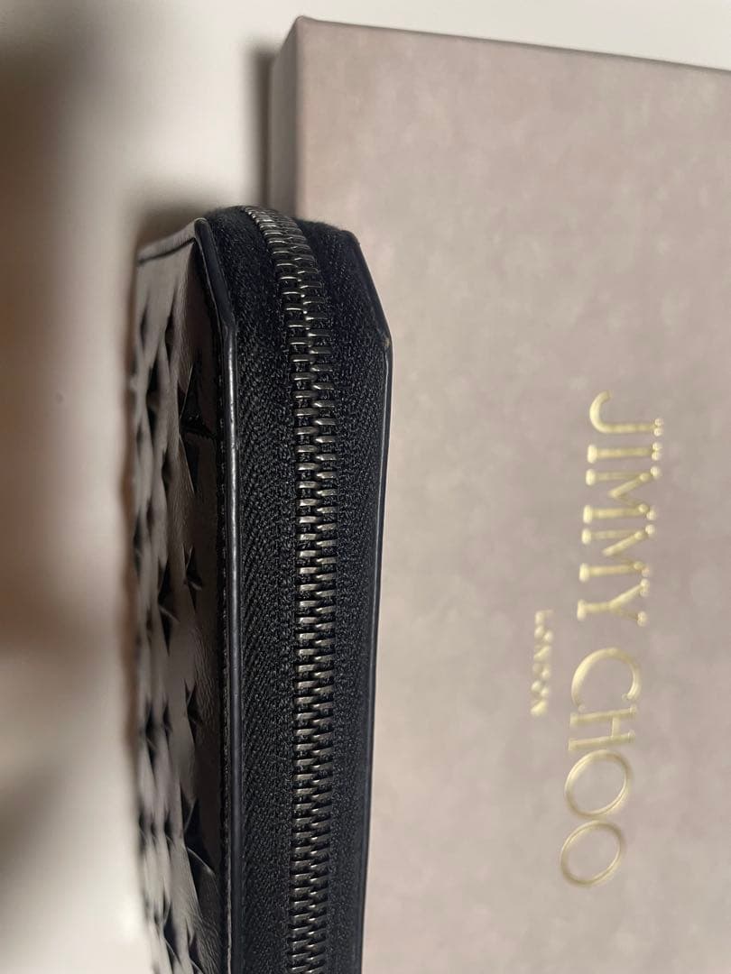 としJIMMY CHOO ブラック 星型スタッズ 長財布