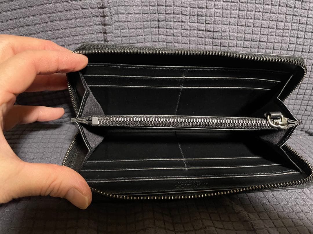 としJIMMY CHOO ブラック 星型スタッズ 長財布