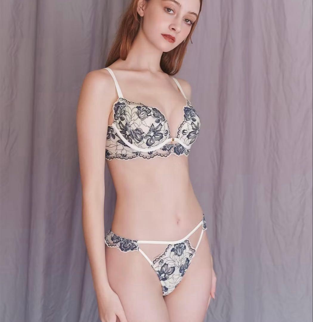 【新品】盛れる ピーチジョン サロン ブラショーツ セットアップ ソング