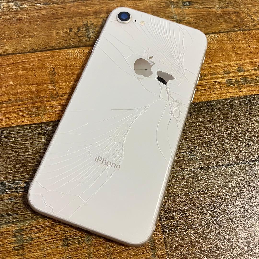 iPhone 8 シルバー 64GB