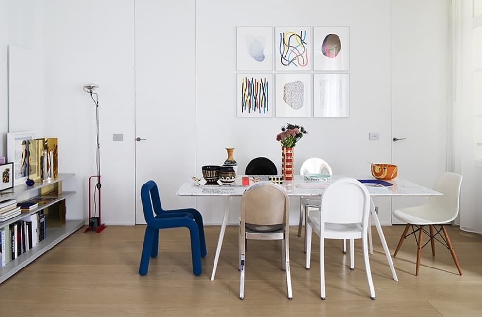 ブルーのデザイナーズチェア（Bold Chair風）