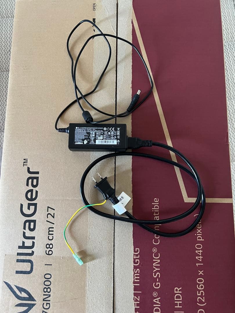 LG UltraGear 27GN800 モニター本体