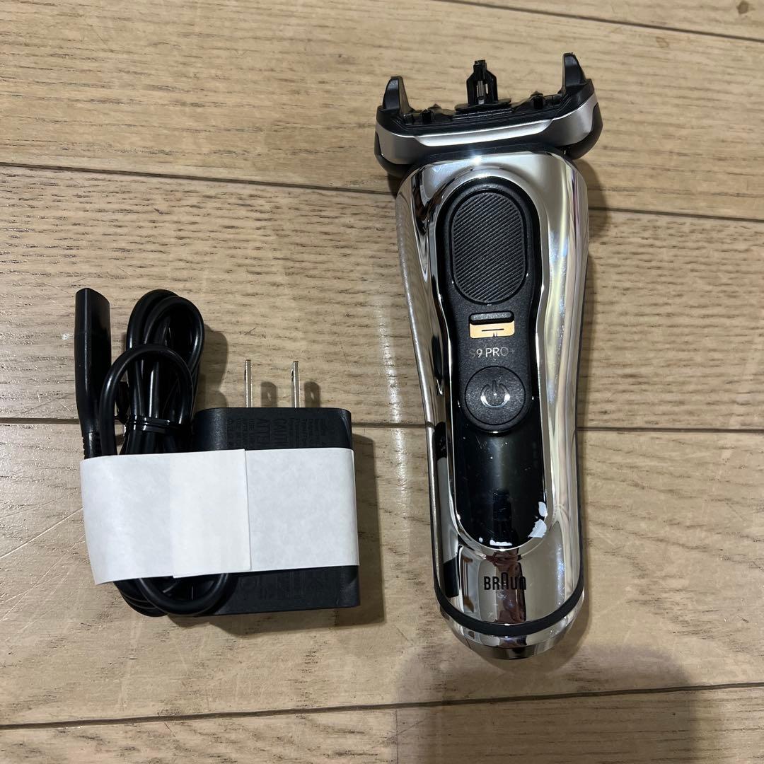 Braun s9 pro+ 本体＆充電コード※刃なし