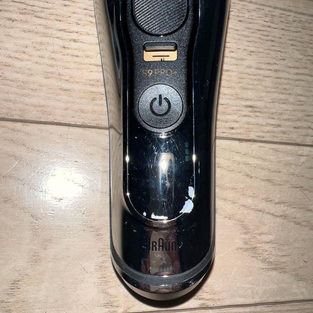 Braun s9 pro+ 本体＆充電コード※刃なし
