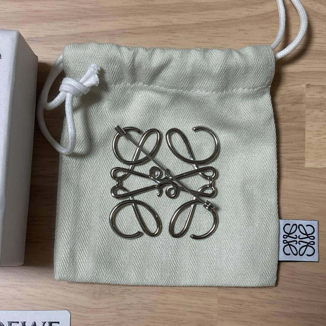 LOEWE シルバー　ブローチ