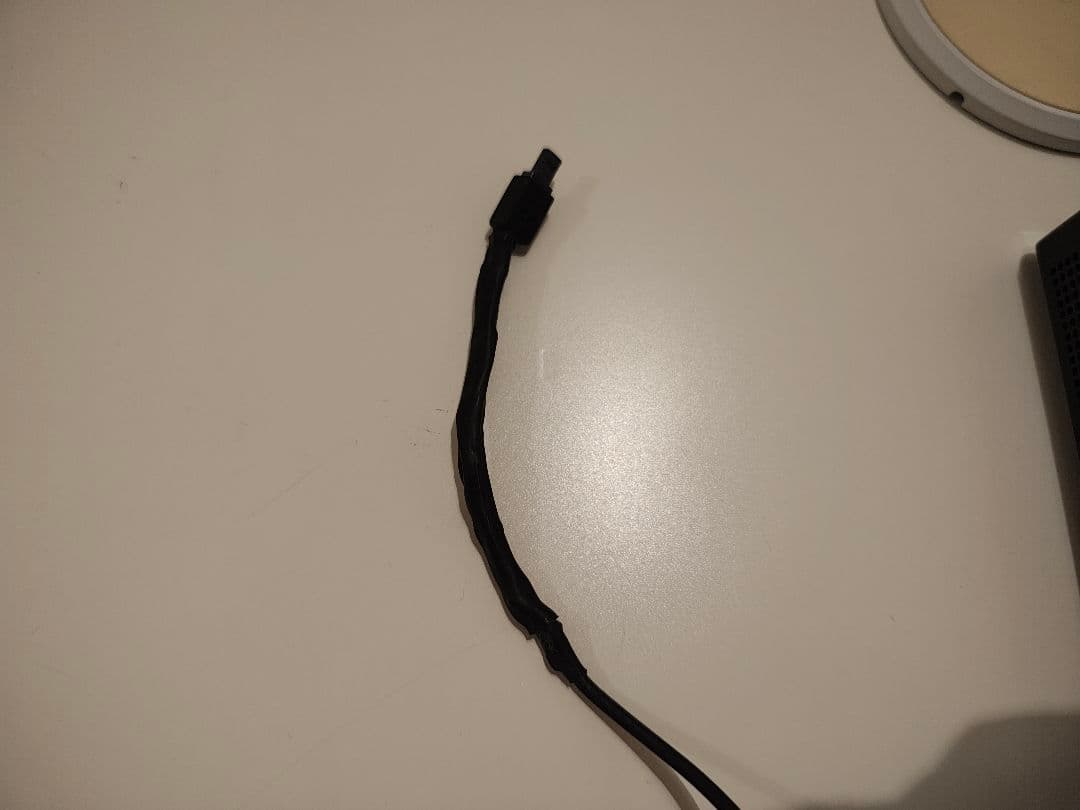 液晶カラーテレビ SHARP AQUOS LC-20FE1　壁掛けフック付き