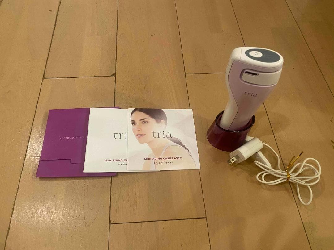 TRIA スキン・エイジングケアレーザー美顔器 取扱説明書付き