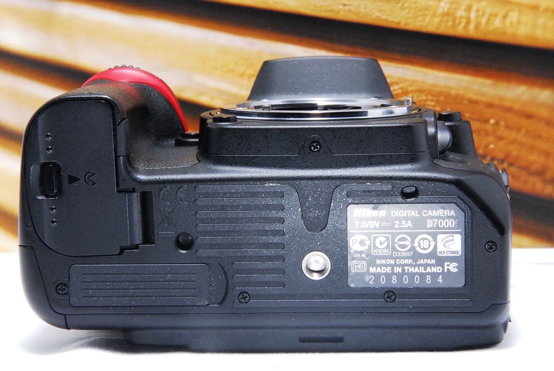 ニコン Nikon D7000 一眼レフ 18-200mm元箱付き　初心者