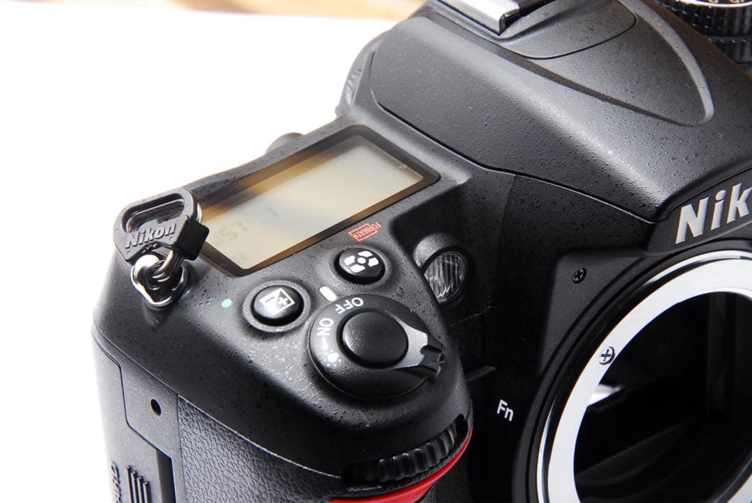 ニコン Nikon D7000 一眼レフ 18-200mm元箱付き　初心者