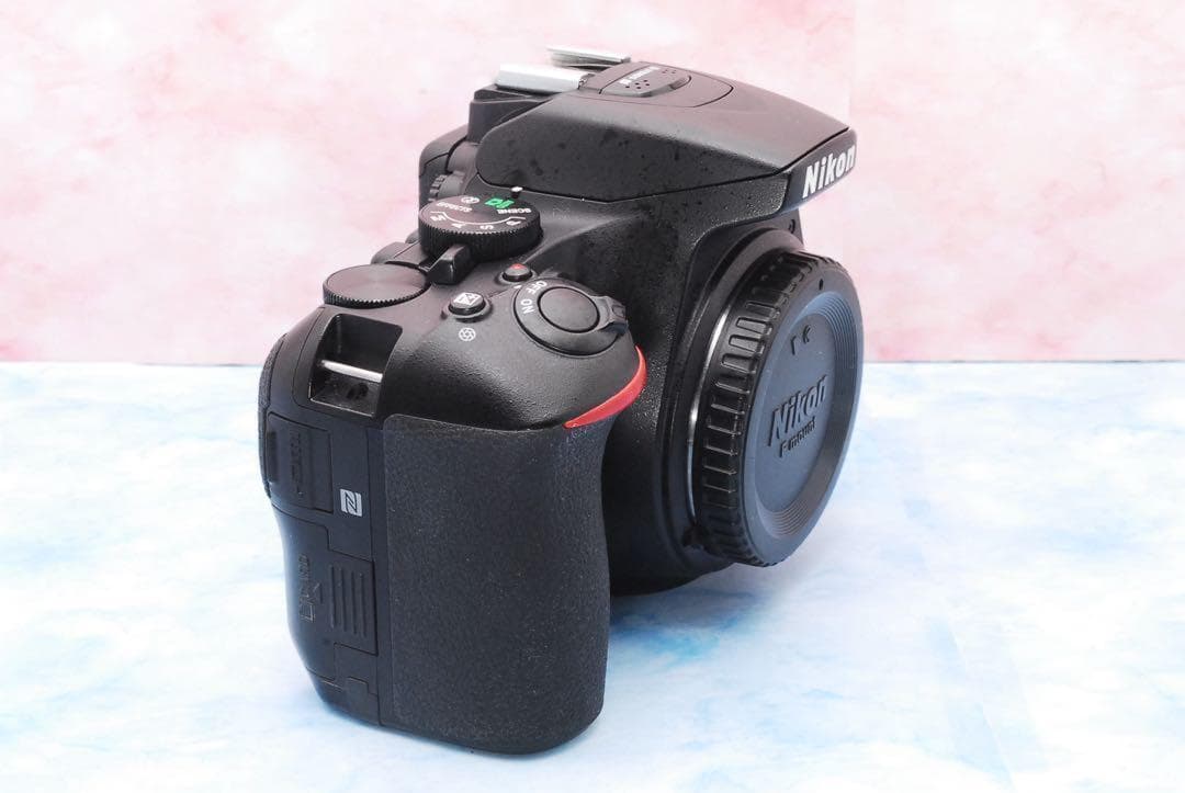 ニコン D5600☆一眼レフカメラ☆高性能☆Wi-Fi＆Bluetooth