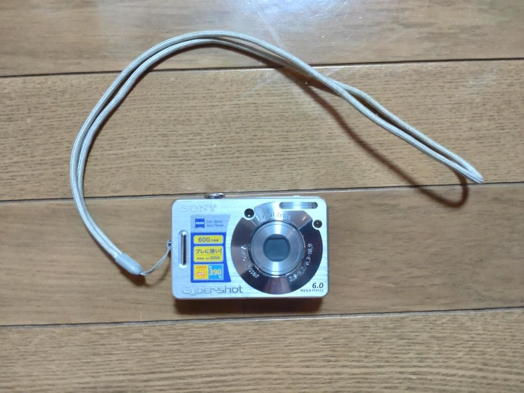 SONY Cyber-shot 6.0メガピクセル シルバー DSC-W50