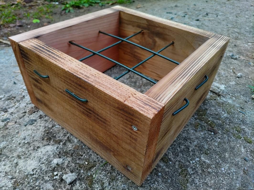 日本蜜蜂 重箱式巣箱4段 スライド底板 t付巣門台座　スノコ付き　セット割有