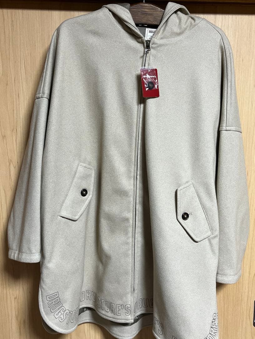 新品タグ付きDRUGSTORES フード付きジャケット ベージュ