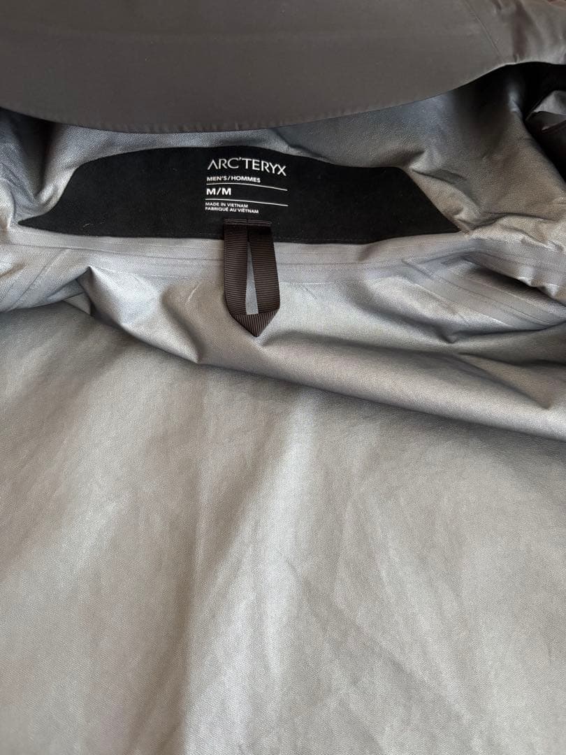 【Mサイズ】ARC'TERYX ベータ SL ジャケット 最新モデル