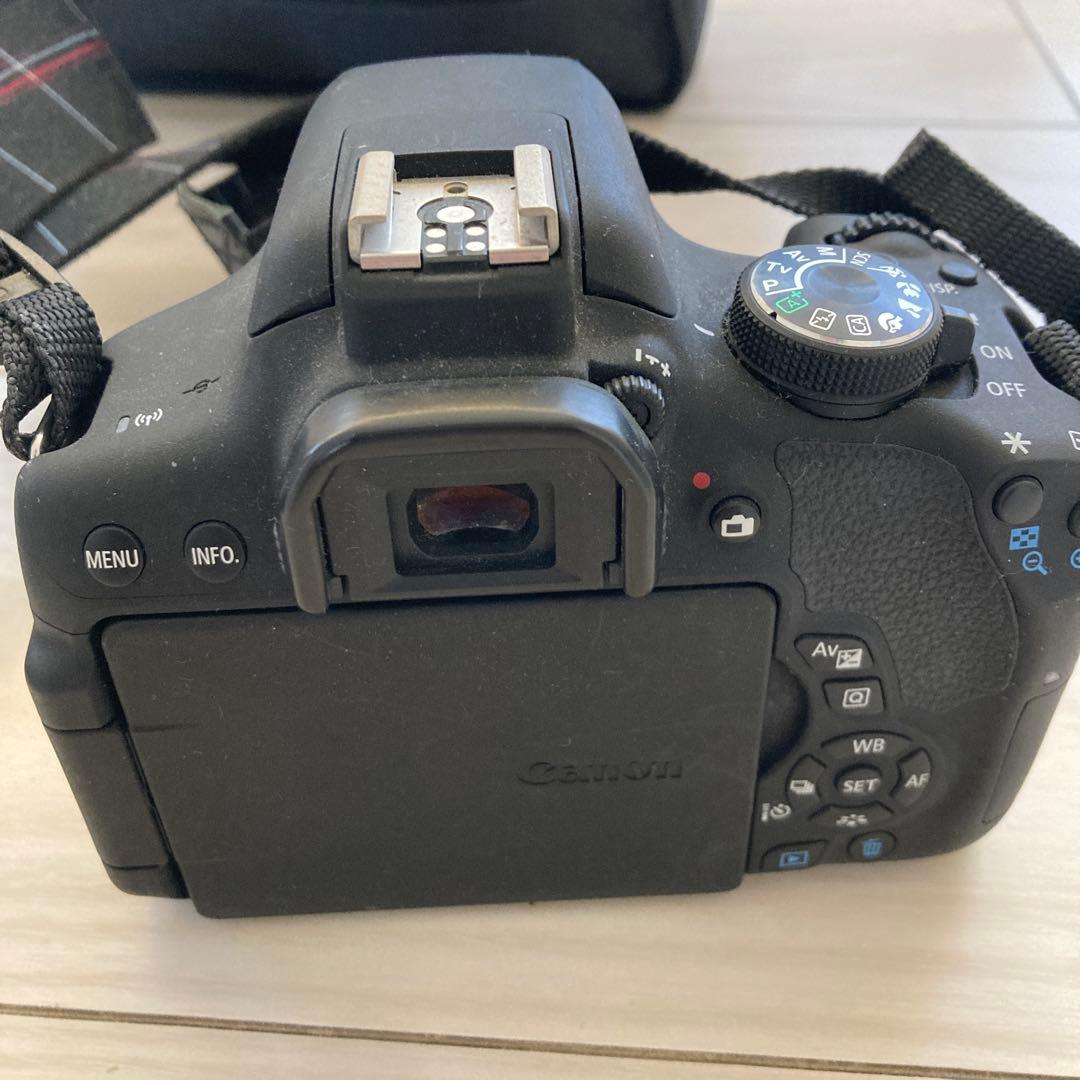 Canon EOS KISSX8iダブルズームキット