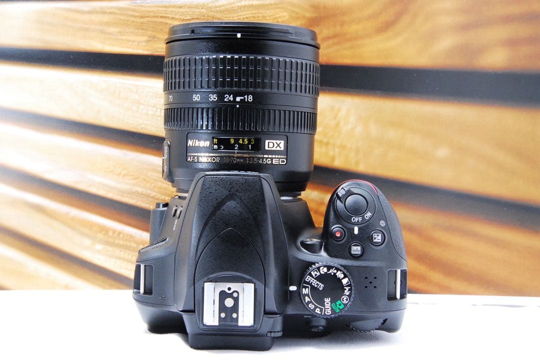 美品 Nikon D3400 低ショット数1867回 Bluetooth対応