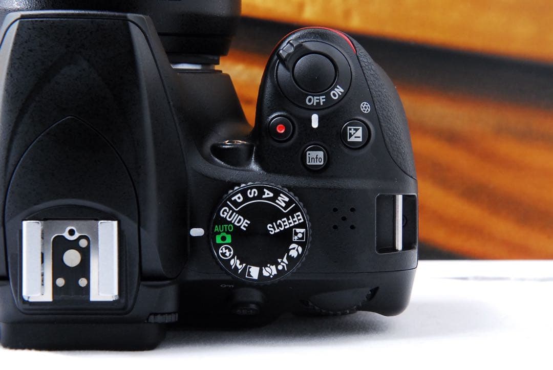 美品 Nikon D3400 低ショット数1867回 Bluetooth対応