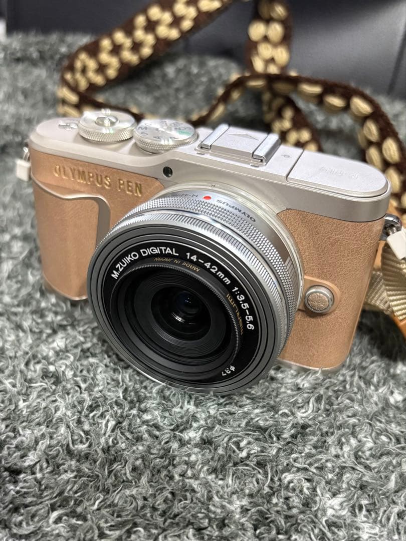 OLYMPUS PEN E-PL9ダブルズームキット ミラーレス一眼レフ