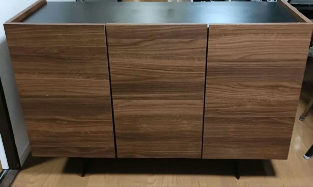 LOWYA　扉付きシェルフ