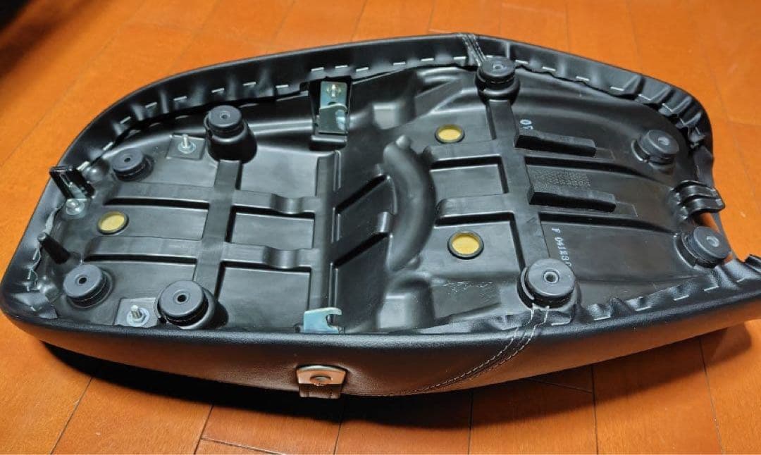 Z900RS 純正ハイシート