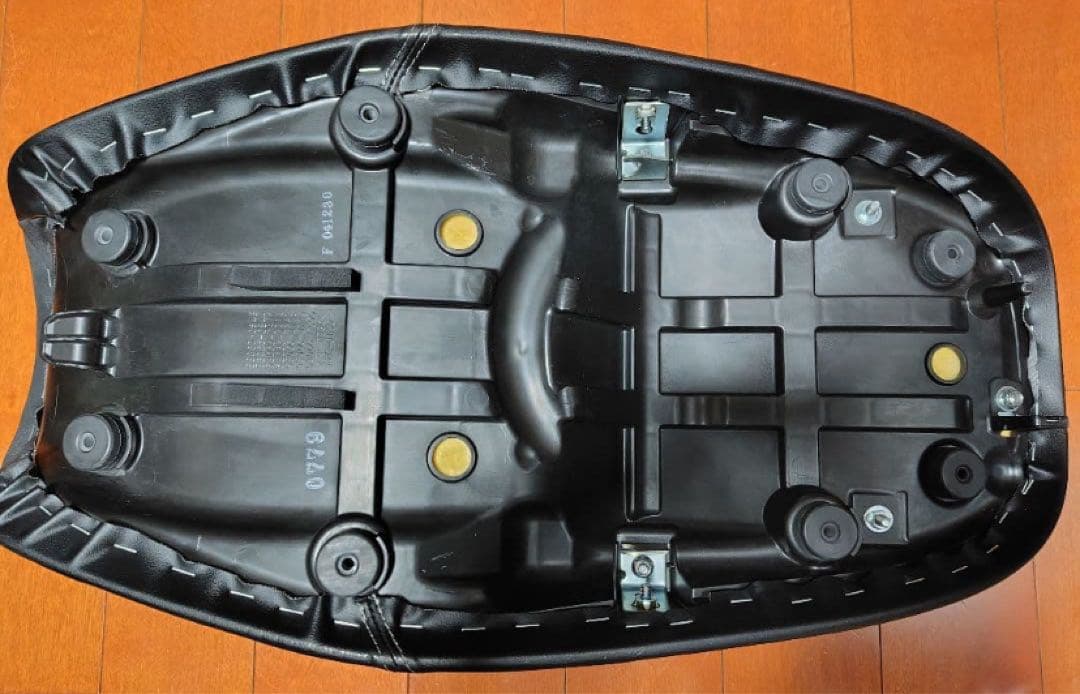 Z900RS 純正ハイシート