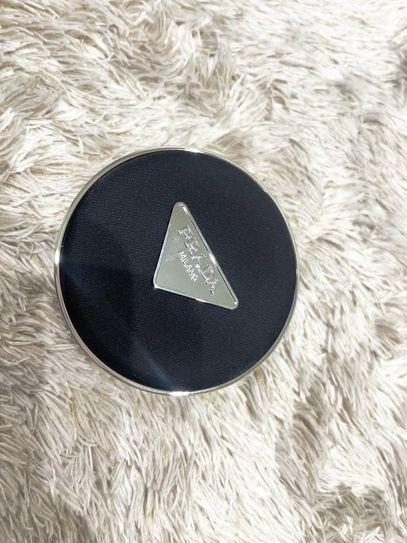 【新品】プラダAUGMENTED SKIN クッションファンデーション LN10