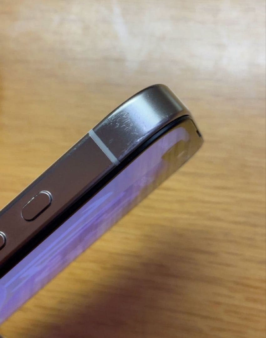 256GB iPhone 15 Pro 訳あり(画面割れ/非純正液晶/内カメ不良