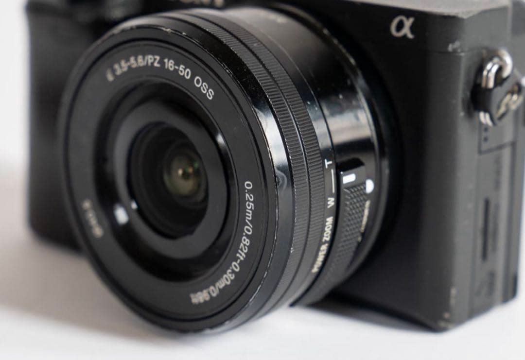 最終値下げSony α6400 ミラーレスカメラ バッテリー2個充電器付