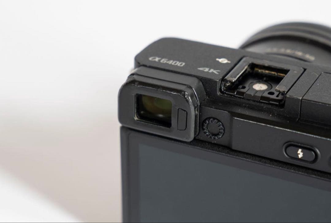 最終値下げSony α6400 ミラーレスカメラ バッテリー2個充電器付