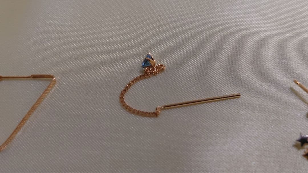 K18　三角 ピアス　ロングピアス　星ピアス