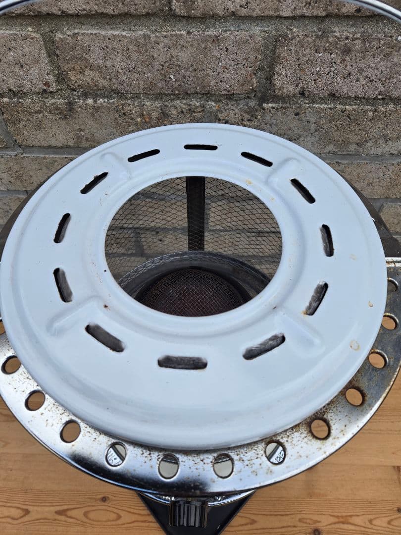 フジカハイペットHIPETFUJIKA 灯油ストーブ ホワイト　丸型　作動品