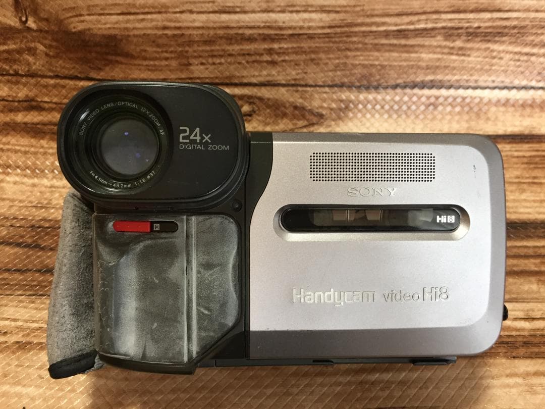 再生ダビングOK　SONY　CCD-RV100　付属品有　Hi8　液晶大画面