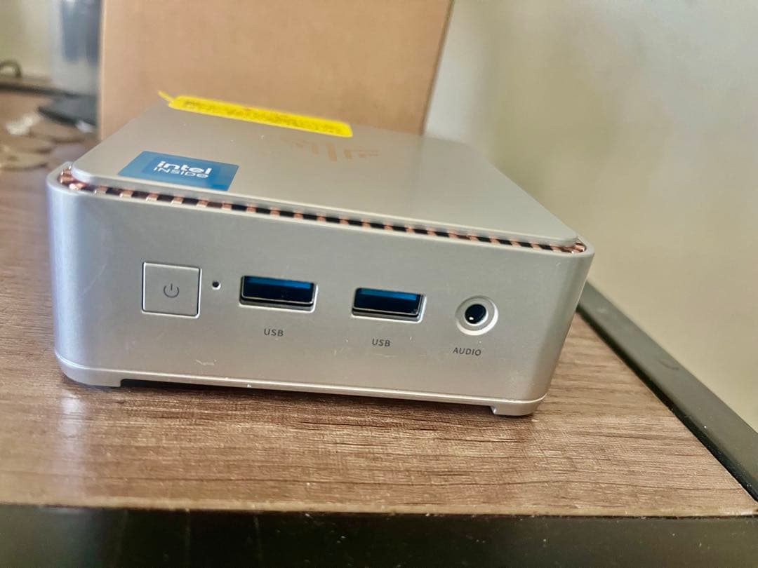Intel ミニPC シルバー