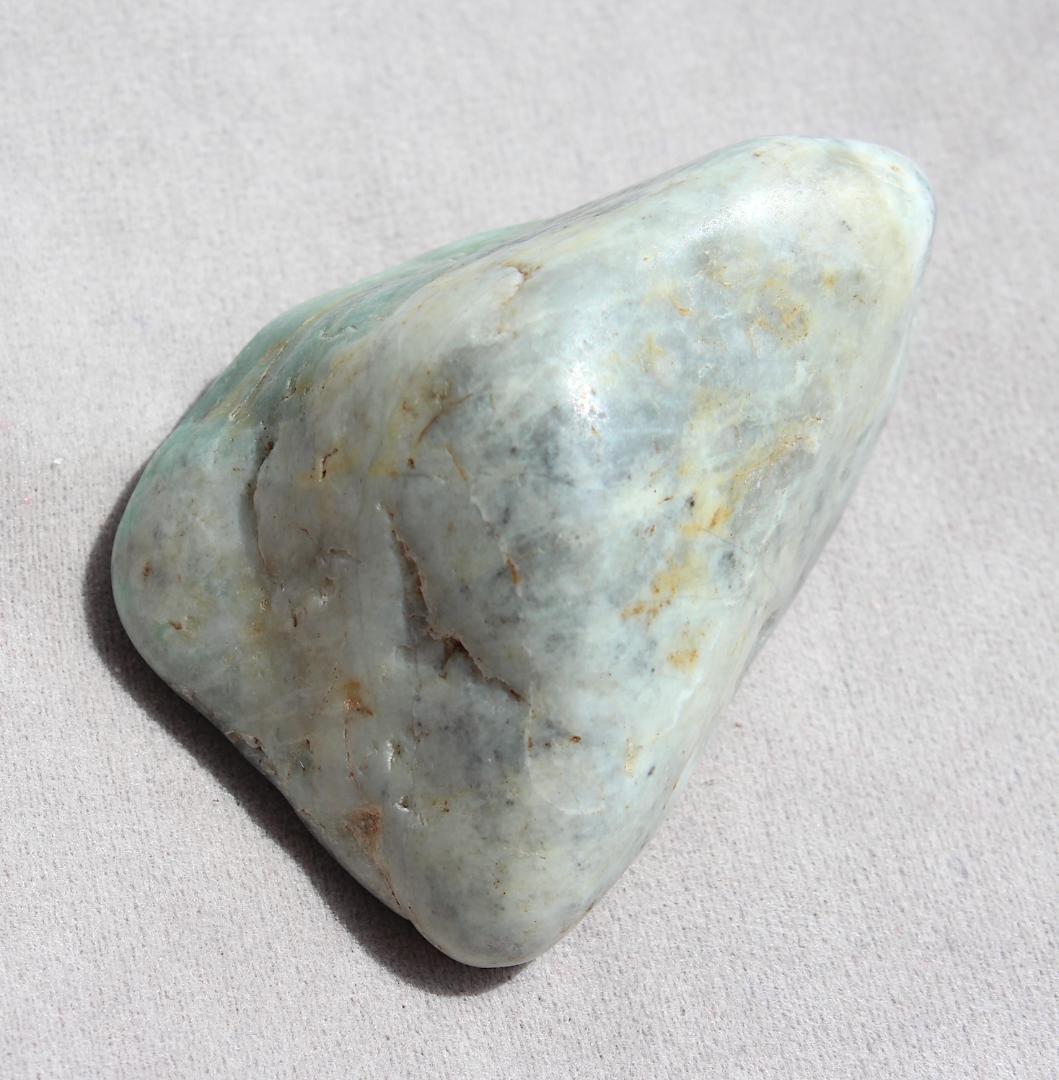 松田出品［極上海中翡翠］糸魚川翡翠 海石 原石 137.1g