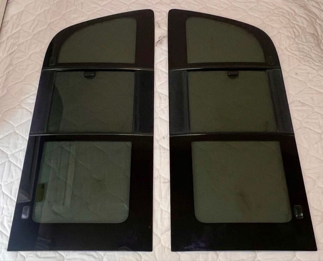 ハイエース 200系 3型 スライドドアガラス 左右セット 5ドア 小窓付き