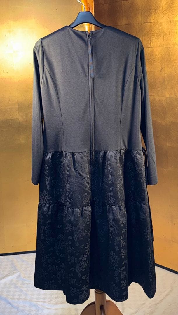 【スーパービューティ】新品タグ付き定価24,200円ストレッチワンピース42