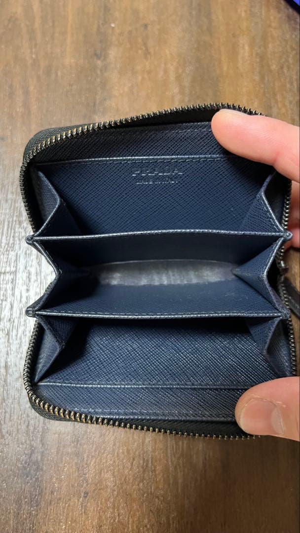 プラダ ケース　メンズ　レディース